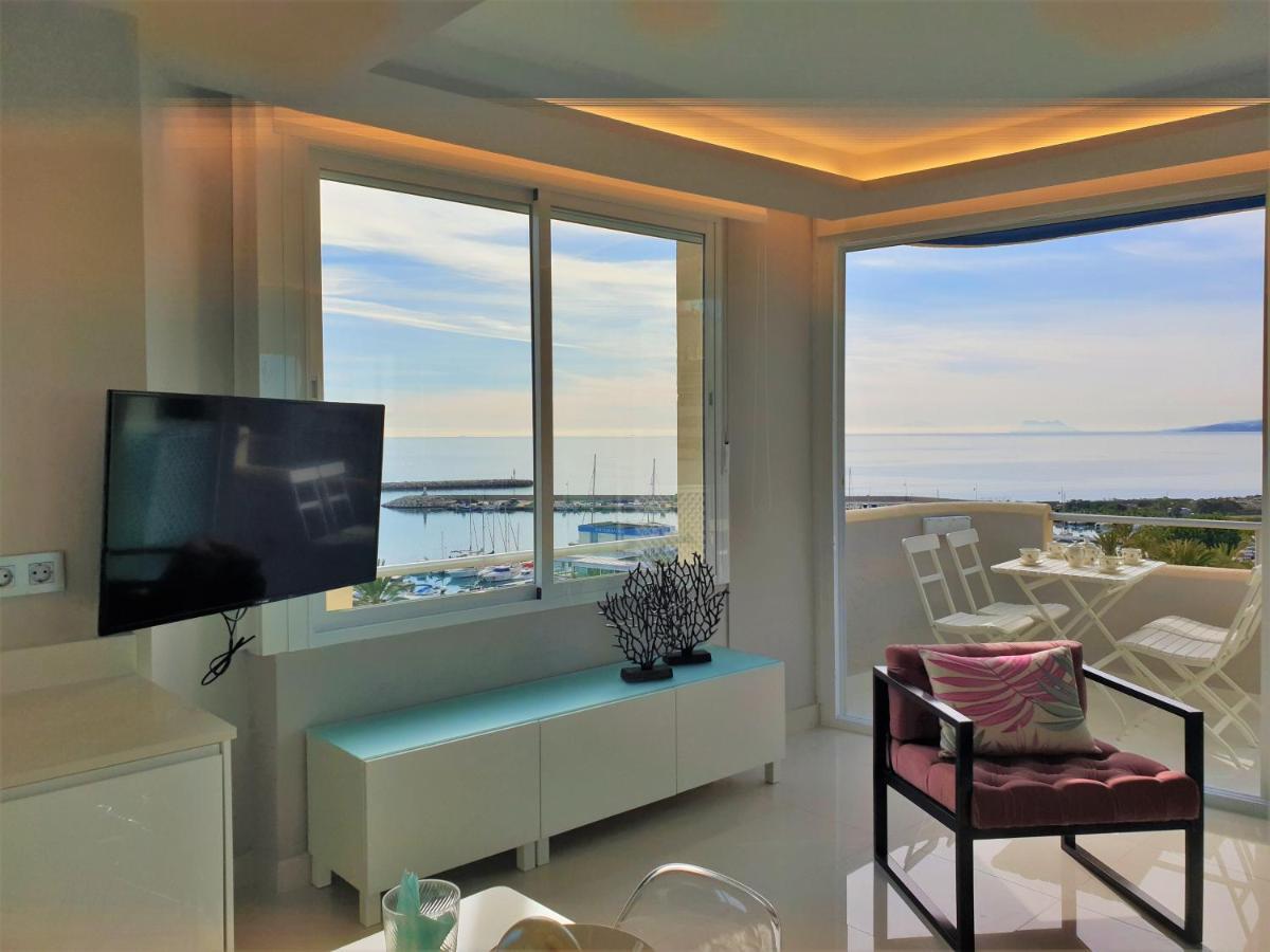 Fabulous Apartment In Front Of Sea & Marina With Incredible Views Estepona Eksteriør billede